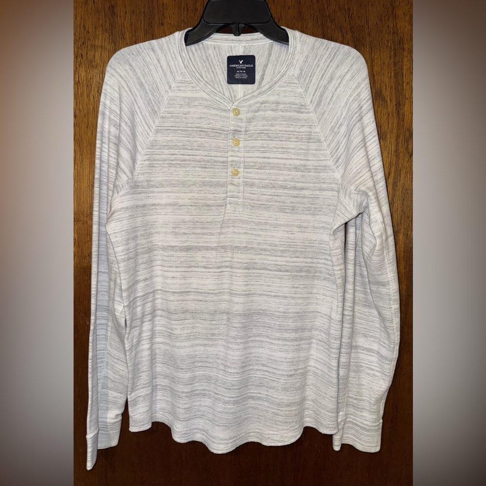 American Eagle Outfitters Men’s Gray Long Sleeved T-Shirt ~ Raglan Henley Medium